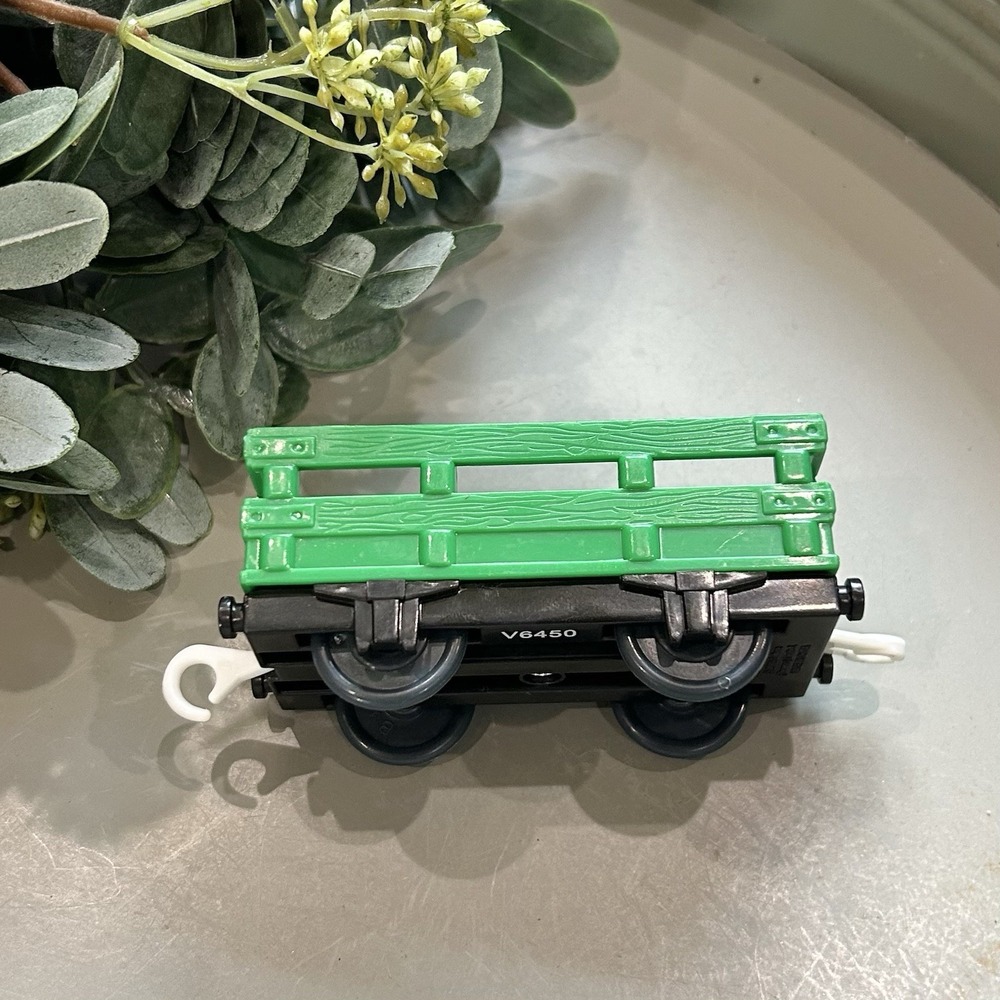 Thomas The Train 2009 Track Master Green Cargo Cart Car